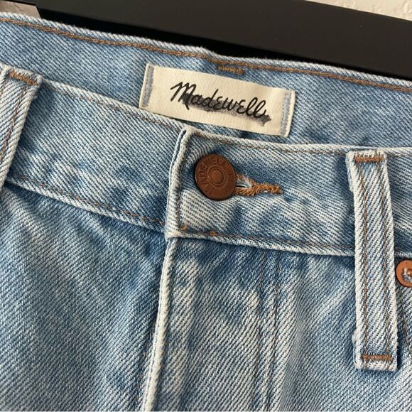 Madewell Relaxed Denim Shorts in Cedarcroft Raw Hem Size 29 - Picture 4 of 7